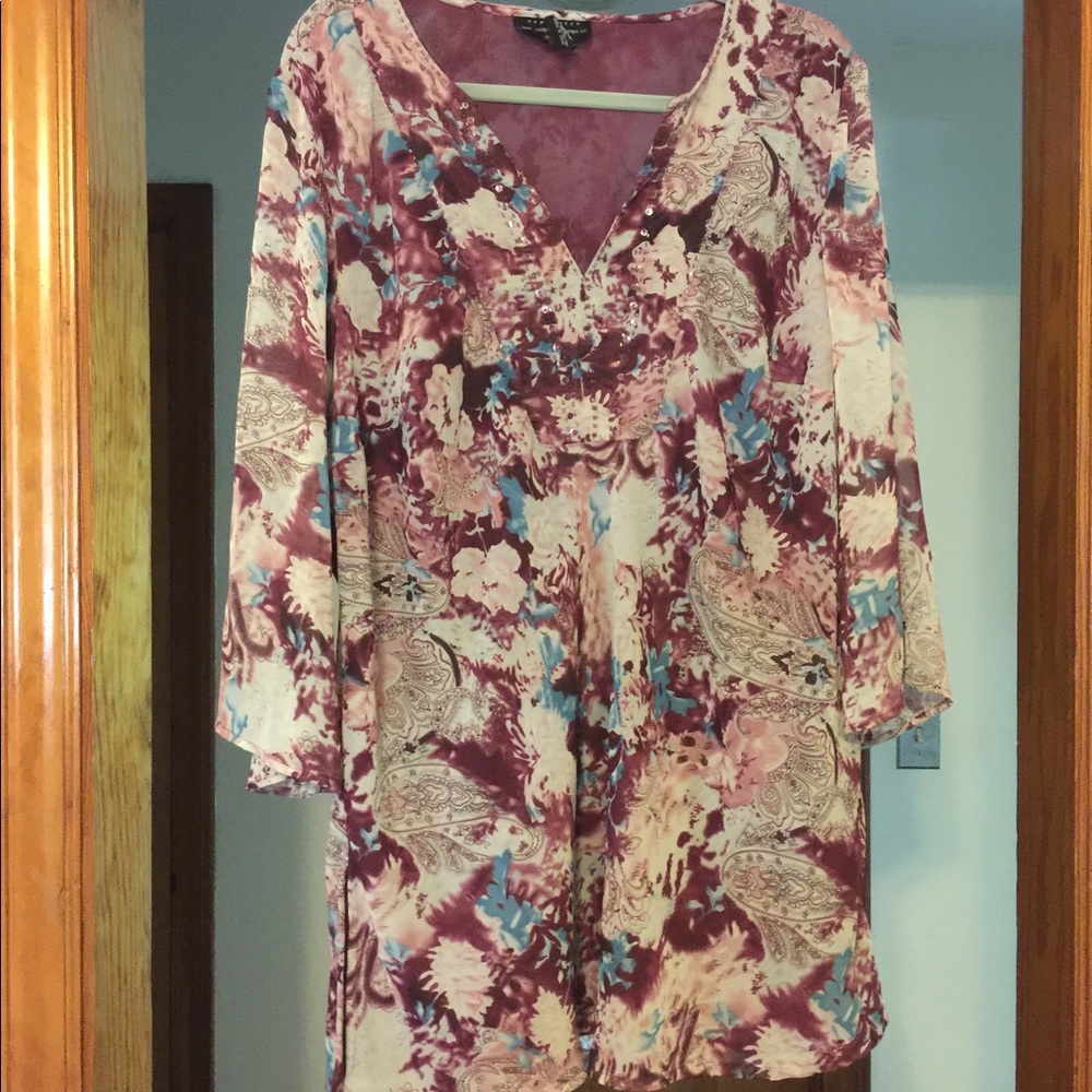 Beautiful lightly used & new blouses 👚